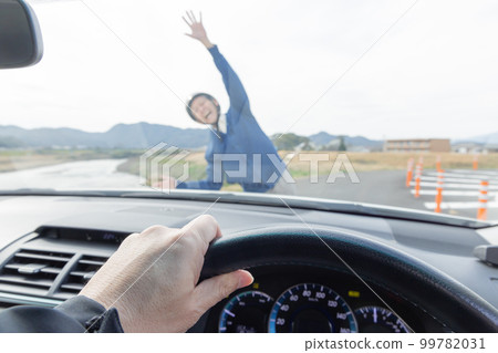 Elderly people complaining to the driver, inciting driving Elderly people complaining to the driver, inciting driving 99782031