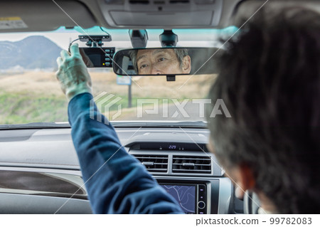 高級司機檢查行車記錄儀 高級司機檢查行車記錄儀 99782083