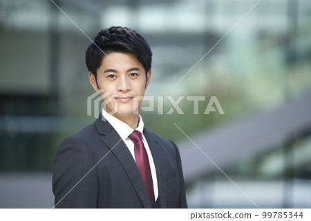 Businessman in his 30s Portrait photography cooperation "LINK FOREST" Businessman in his 30s Portrait photography cooperation "LINK FOREST" 99785344