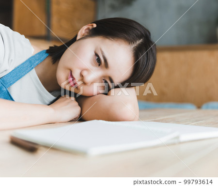 Daily life for housewives 99793614