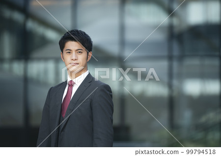 Businessman in his 30s Portrait photography cooperation "LINK FOREST" 99794518