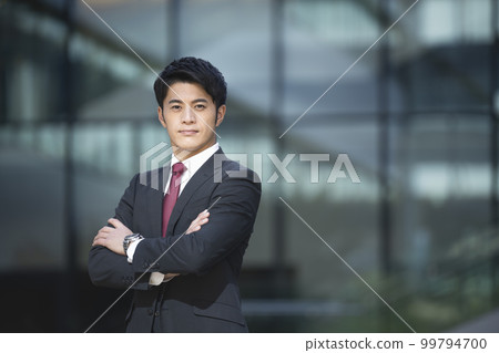 Businessman looking at the camera Portrait photography cooperation "LINK FOREST" 99794700