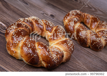 Sesame Milk Bread in a Crown 99796982