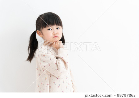 Thinking child 99797862