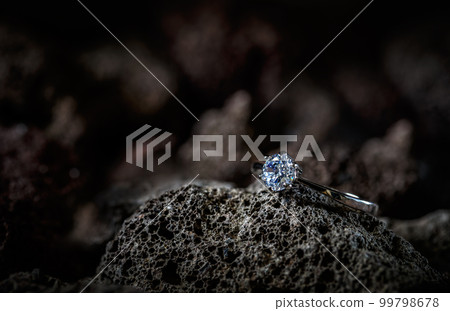 Ring decorated with crystal 99798678