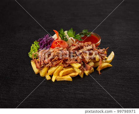 Bbq pulled pork with french fries 99798971