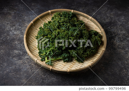 Carino Kale with Fresh Vegetables 99799496