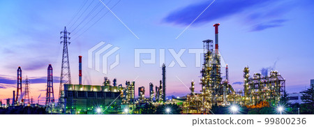 [Factory night view] Factory evening view in Yokkaichi, Mie Prefecture 99800236