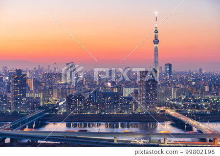 (Tokyo) Tokyo cityscape Sumida Ward, Koto Ward, Edogawa Ward, evening view (Tokyo) Tokyo cityscape Sumida Ward, Koto Ward, Edogawa Ward, evening view 99802198