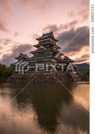 Matsumoto Castle at dawn Matsumoto Castle at dawn 99805343