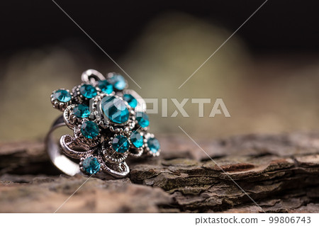 Ring with glass stones 99806743