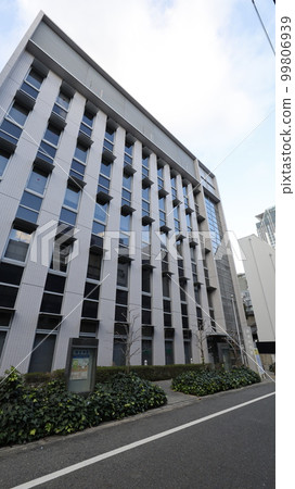 Naniwa Tax Office Building 99806939