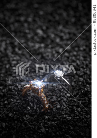 Lady's rings with a sparkling crystal 99806941