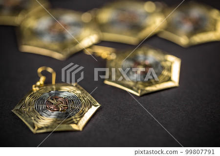 Hexagonal earring Hexagonal earring 99807791