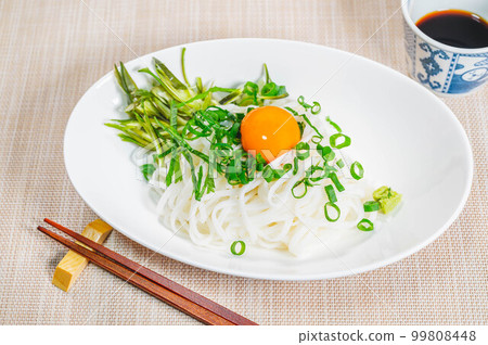 Cold udon made with seasoned rice flour 99808448