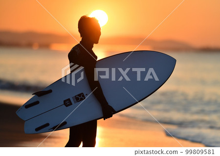 Shonan sunrise and surfers 99809581