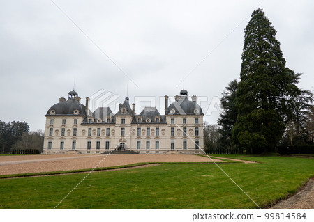 France, Facade of the castle of Cheverny France, Facade of the castle of Cheverny 99814584