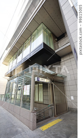 Osaka Metro Midosuji Line, Nagahori Tsurumi-ryokuchi Line Shinsaibashi Station Exit 4B, directly connected to Shinsaibashi PARCO 99815005