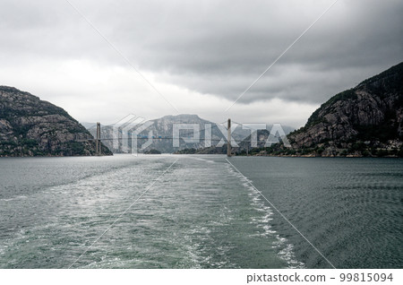 Stavanger city bridge - cable bridge to the city's islands Stavanger city bridge - cable bridge to the city's islands 99815094