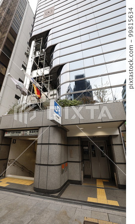 JR大阪天滿宮站和Osaka Metro堺筋線、谷町線南森町站的公共出入口（9號出口）設有電梯。 99815634