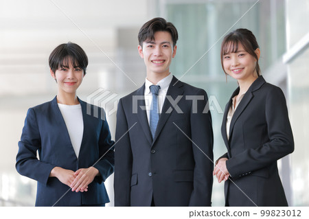 三個年輕的商人 _ 破產了 3 99823012