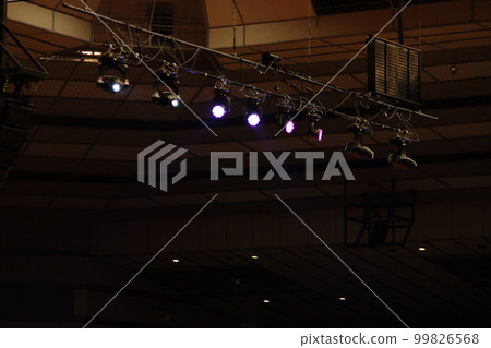 Stage lighting that brightly illuminates indoor events, gymnasium lighting, Stage lighting that brightly illuminates indoor events, gymnasium lighting, 99826568