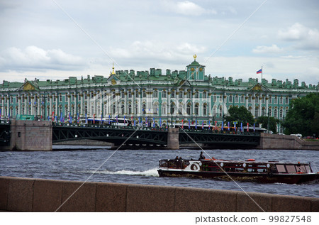 Hermitage Museum in St. Petersburg 99827548