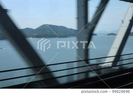 7月乘坐JR從岡山經瀨戶大橋穿越瀨戶內海前往高松 7月乘坐JR從岡山經瀨戶大橋穿越瀨戶內海前往高松 99828696