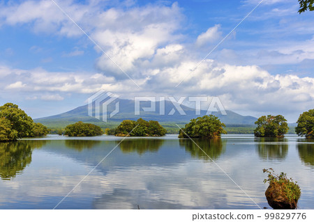Onuma Quasi-National Park (September, Hokkaido, sunny) 99829776
