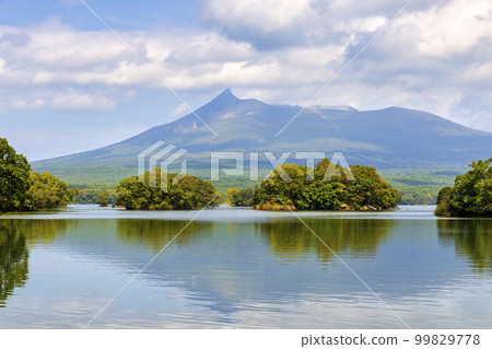 Onuma Quasi-National Park (September, Hokkaido, sunny) 99829778