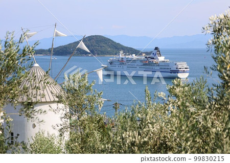 Shodoshima in summer, the Seto Inland Sea, cruises on luxury cruise ships, and fireworks over the sea 99830215
