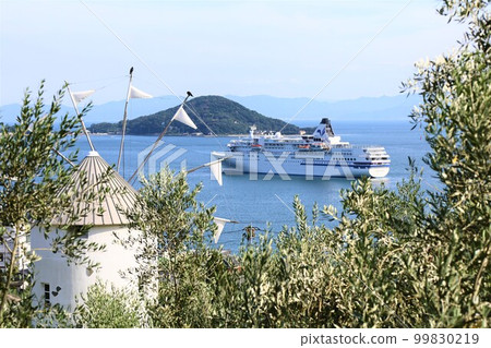 Shodoshima in summer, the Seto Inland Sea, cruises on luxury cruise ships, and fireworks over the sea 99830219