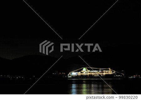 Shodoshima in summer, the Seto Inland Sea, cruises on luxury cruise ships, and fireworks over the sea Shodoshima in summer, the Seto Inland Sea, cruises on luxury cruise ships, and fireworks over the sea 99830220