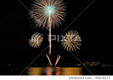 夏季的小豆島、瀨戶內海、豪華遊輪巡遊、海上煙花 99830225