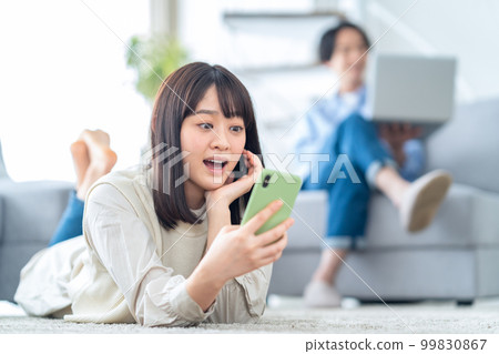 已婚夫婦，家庭，生活方式，客廳 99830867