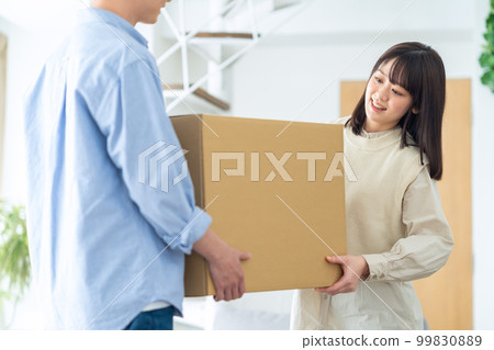 移動 轉移 包裝 丈夫夫婦 家庭生活方式 生活 99830889