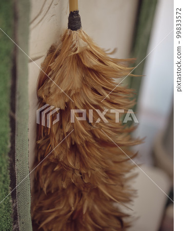 Feather duster for cleaning and dust removal Feather duster for cleaning and dust removal 99833572