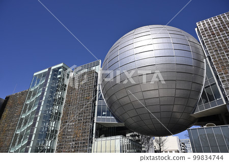 Shirakawa Park (outside of planetarium at Nagoya City Science Museum) 99834744