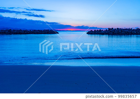 [Naruto scenery] On the beach with only the sound of waves before dawn 99835657