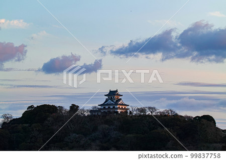 Chiba Prefecture / Tateyama Castle in the setting sun (Tateyama Castle Ruins) Chiba Prefecture / Tateyama Castle in the setting sun (Tateyama Castle Ruins) 99837758