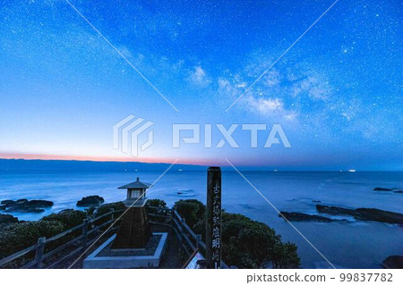 暮色中的豐崎 99837782