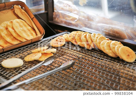 rice crackers rice crackers 99838104