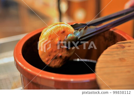 rice crackers 99838112