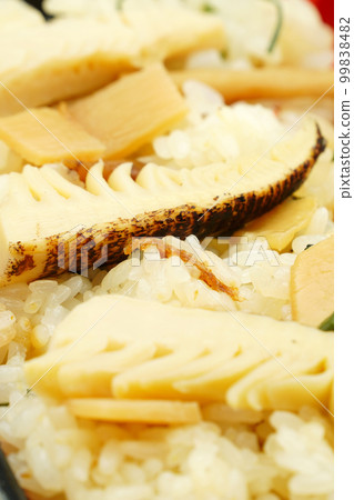 Bento of rice with bamboo shoots Bento of rice with bamboo shoots 99838482