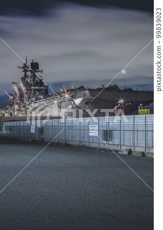美國兩棲攻擊艦夜景 美國兩棲攻擊艦夜景 99839023