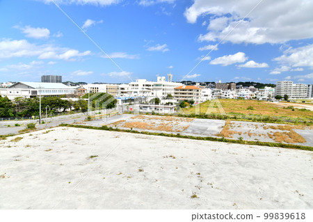 從絲滿高架橋眺望沖繩水產高中周邊（沖繩縣絲滿市）[2023年2月] 99839618