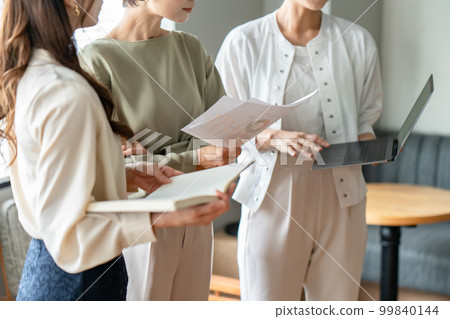 Business female hand Business female hand 99840144