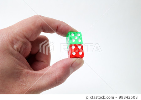 骰子,廣場,廣場,遊戲,手,手,娛樂,數字,骰子,立方體,賭博,賭博,身體 骰子,廣場,廣場,遊戲,手,手,娛樂,數字,骰子,立方體,賭博,賭博,身體 99842508
