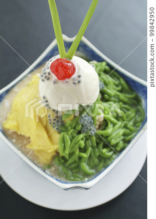 Ice Cendol South East Asia dessert on dark background 99842950