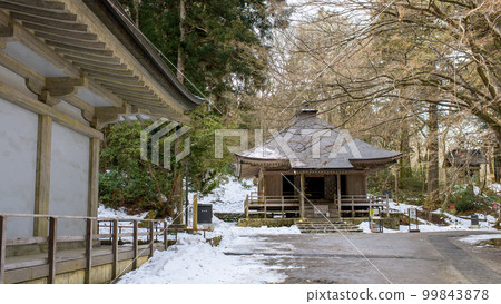 冬天的中尊寺，岩手縣金堂旁的藏經閣 99843878